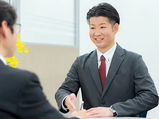 働く仲間を知る